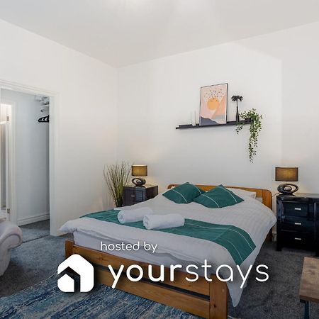 Coronation House By Yourstays - 3 Bedroom House In Newcastle-Under-Lyme Stoke-on-Trent Exterior foto