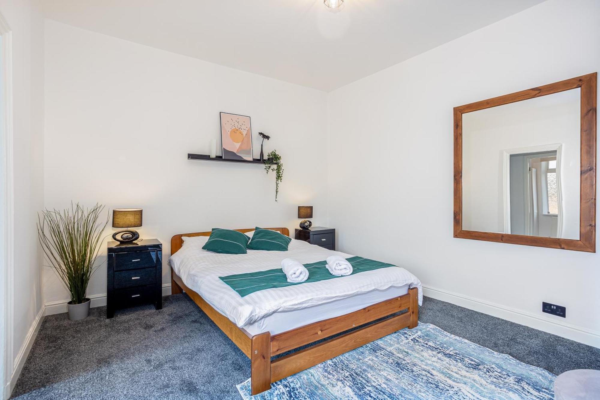 Coronation House By Yourstays - 3 Bedroom House In Newcastle-Under-Lyme Stoke-on-Trent Exterior foto