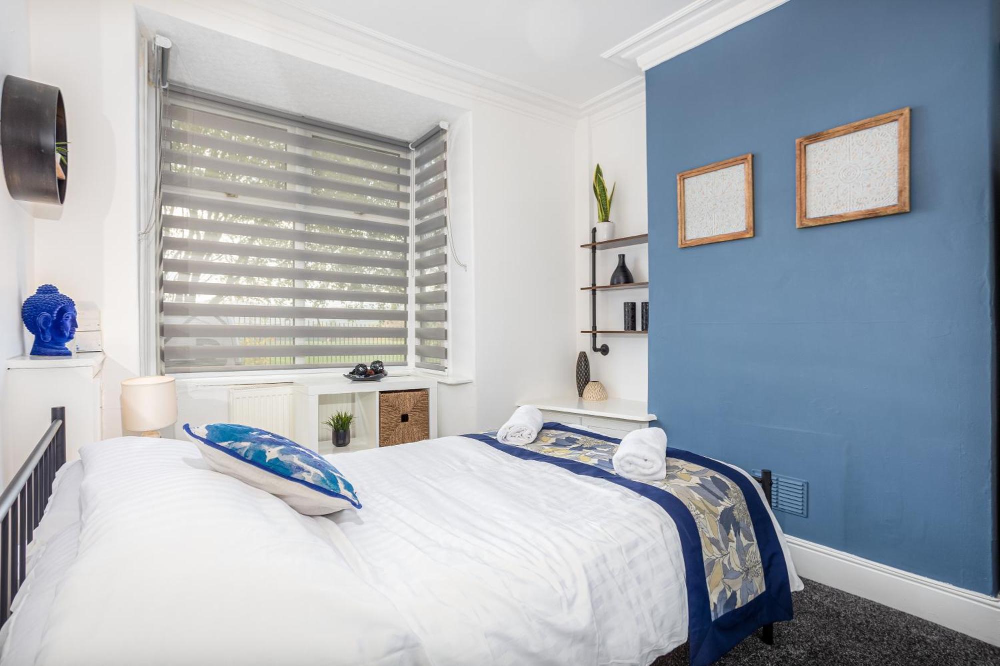 Coronation House By Yourstays - 3 Bedroom House In Newcastle-Under-Lyme Stoke-on-Trent Exterior foto