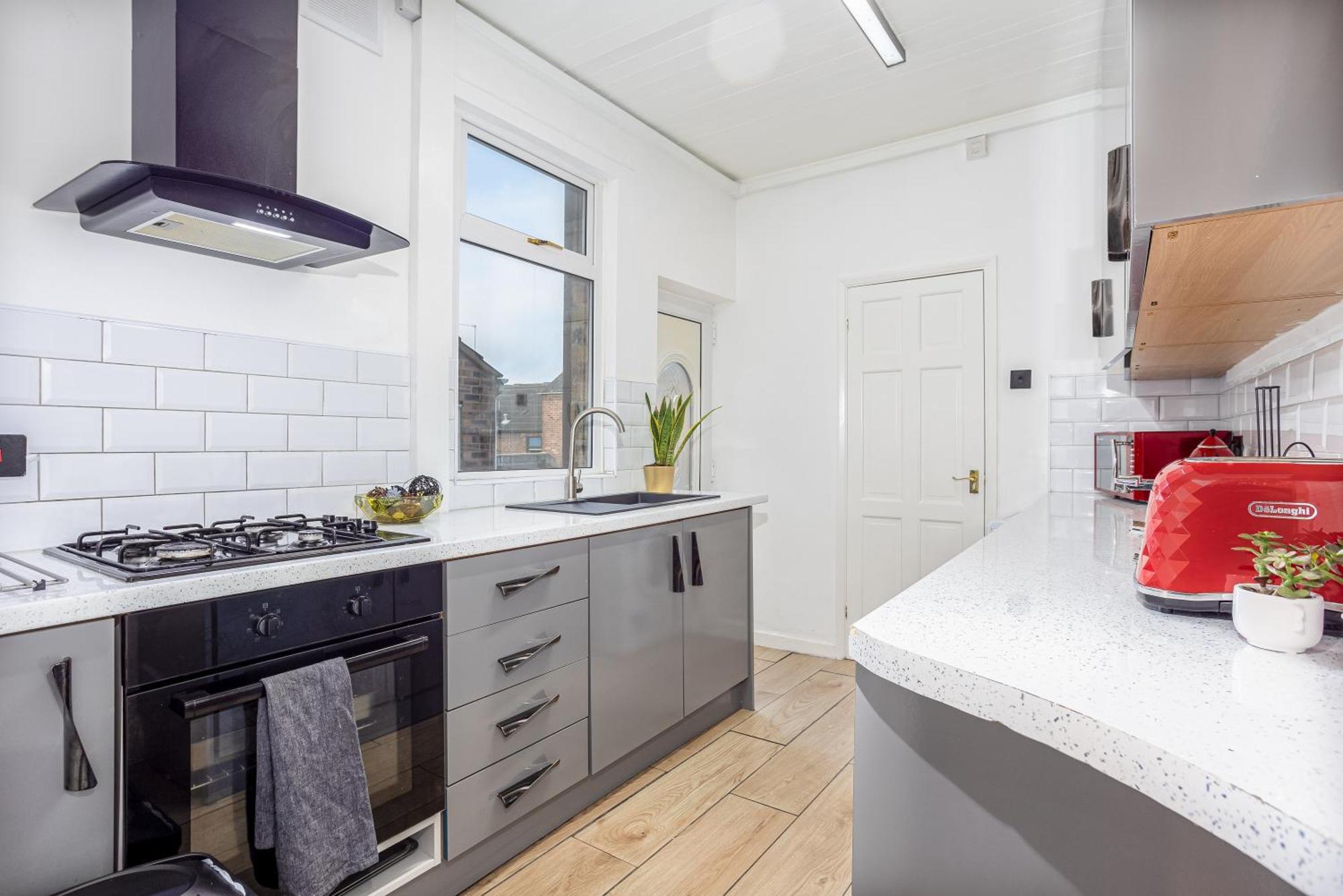 Coronation House By Yourstays - 3 Bedroom House In Newcastle-Under-Lyme Stoke-on-Trent Exterior foto