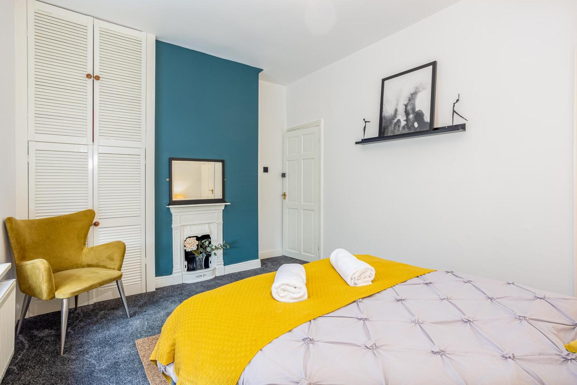Coronation House By Yourstays - 3 Bedroom House In Newcastle-Under-Lyme Stoke-on-Trent Exterior foto